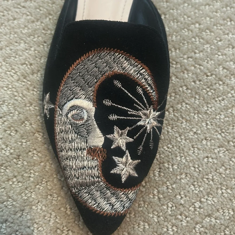 Size 35 Embroidered Sun and Moon Mules. - Picture 9 of 14